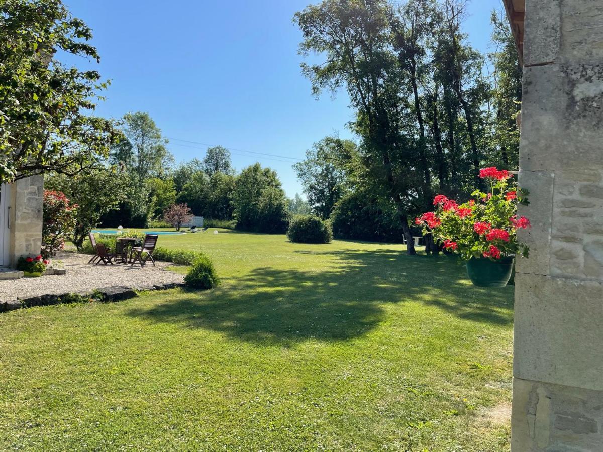Le Clos Du Plantis Sonnac  Exterior photo